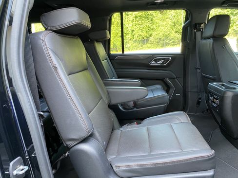 Used 2023 Chevrolet Suburban High Country w/ Premium Package RWD image 38