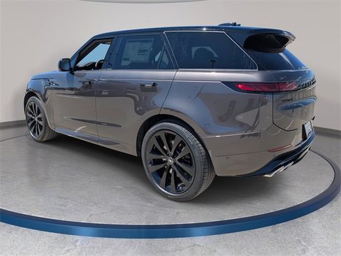 New 2025 Land Rover Range Rover Sport Dynamic SE image 3