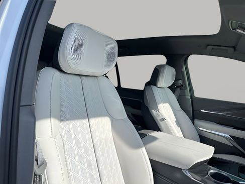 New 2026 Cadillac Escalade IQ Luxury 1 w/ LPO, Floor Liner Package AWD/4WD image 14