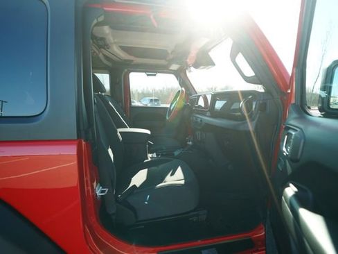 Used 2024 Jeep Wrangler Sport S image 16