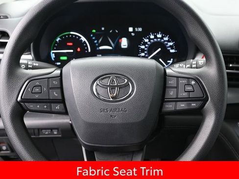 Used 2025 Toyota Sienna LE image 11