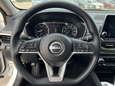 New 2026 Nissan Altima 2.5 SV image 8