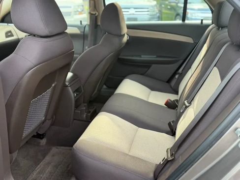 Used 2010 Chevrolet Malibu LS FWD image 16