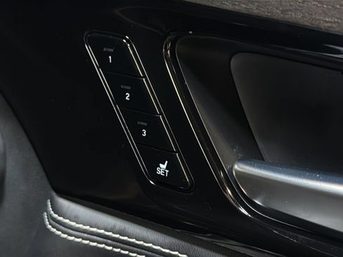 Used 2022 Acura MDX w/ Advance Package AWD/4WD image 13
