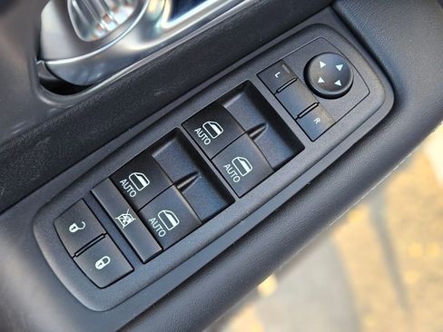 New 2026 Chrysler Pacifica Select image 18