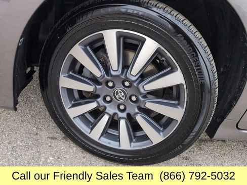 Used 2018 Toyota Sienna XLE Premium image 30