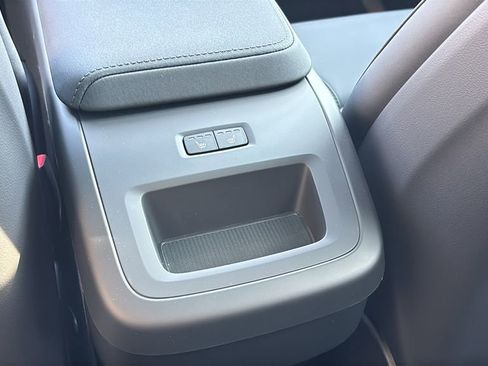 New 2026 Volvo XC60 B5 Core w/ Protection Package Premier image 9