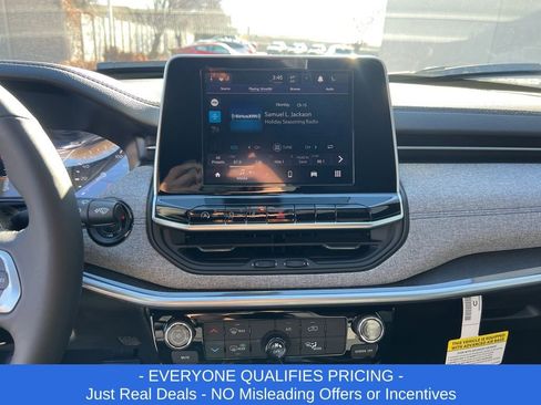 New 2026 Jeep Compass Latitude image 16