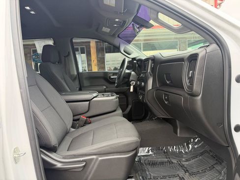 Used 2022 Chevrolet Silverado 1500 Custom AWD/4WD image 22