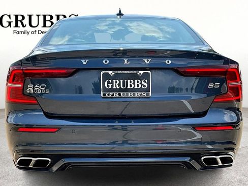 Used 2022 Volvo S60 B5 Momentum w/ Premium Package image 6