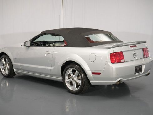 Used 2006 Ford Mustang GT image 19