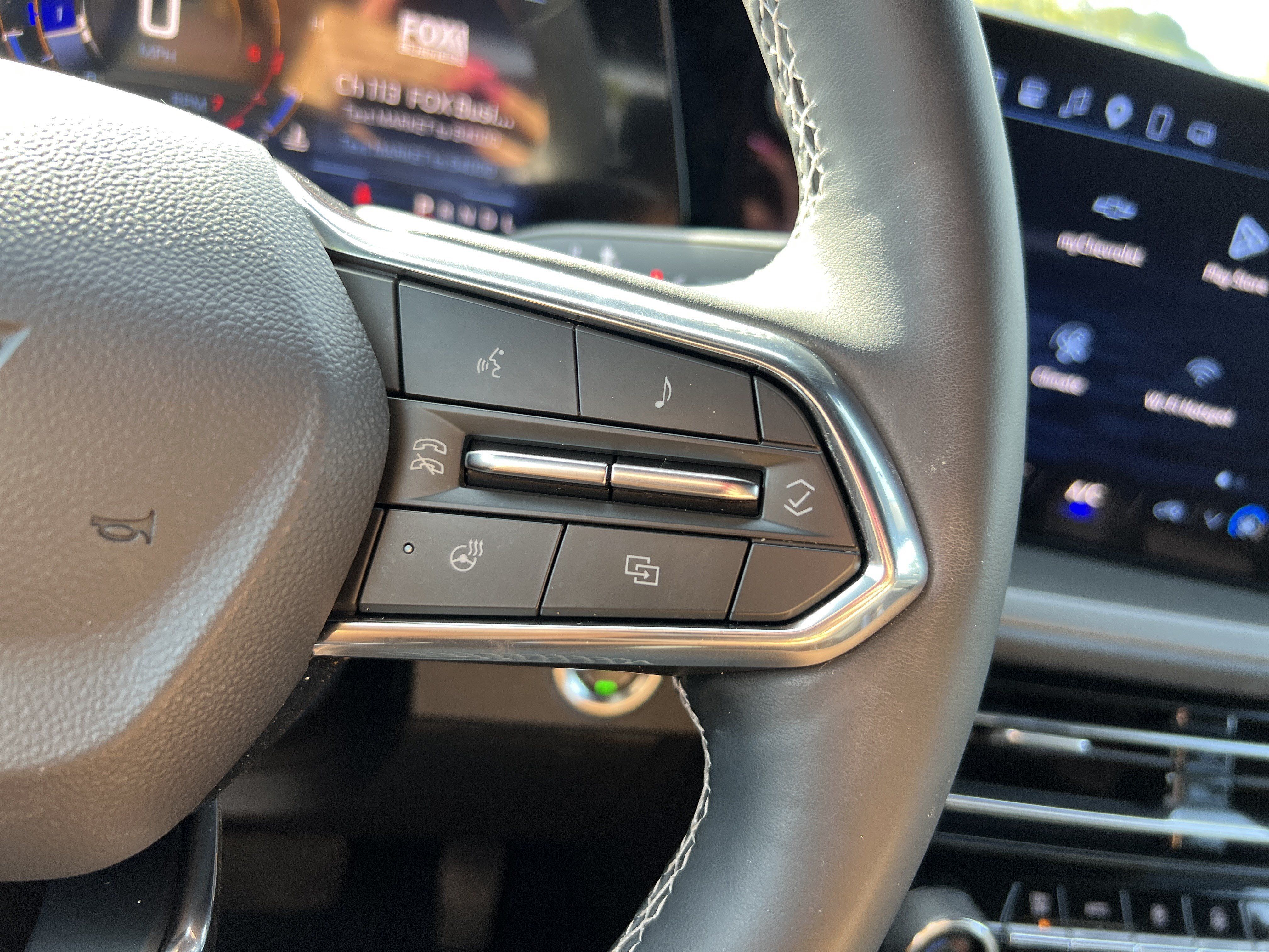Used 2025 Chevrolet Traverse LT FWD image 20
