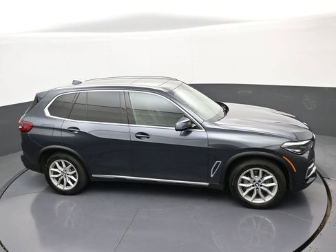 Used 2022 BMW X5 xDrive40i w/ Parking Assistance Package image 29