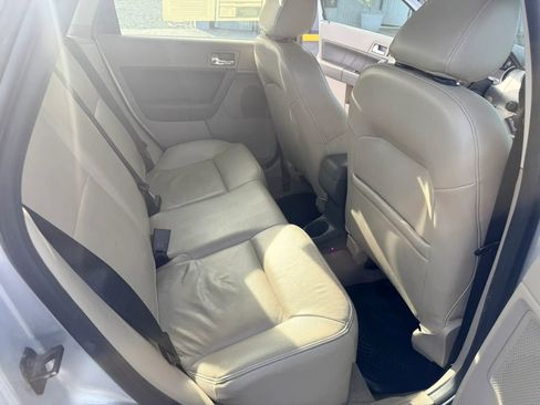 Used 2010 Ford Focus SEL FWD image 31