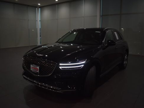 Used 2025 Genesis GV70 2.5T AWD/4WD image 3