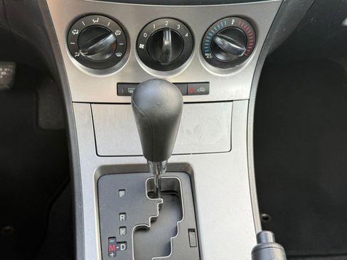 Used 2010 MAZDA MAZDA3 i Sport image 17