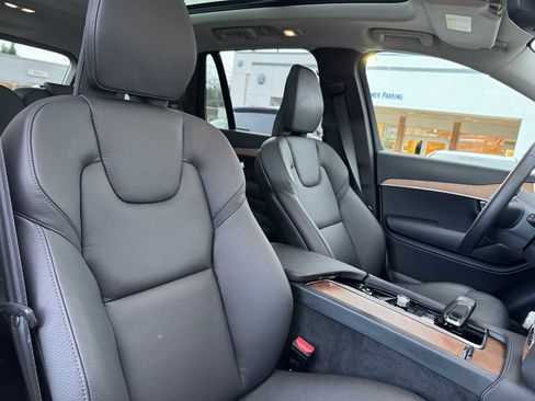 Certified 2025 Volvo XC90 B6 Plus w/ Protection Package Premier image 11
