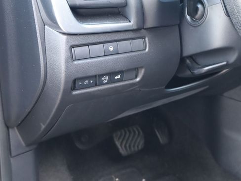 Used 2024 Nissan Rogue SV AWD/4WD image 22