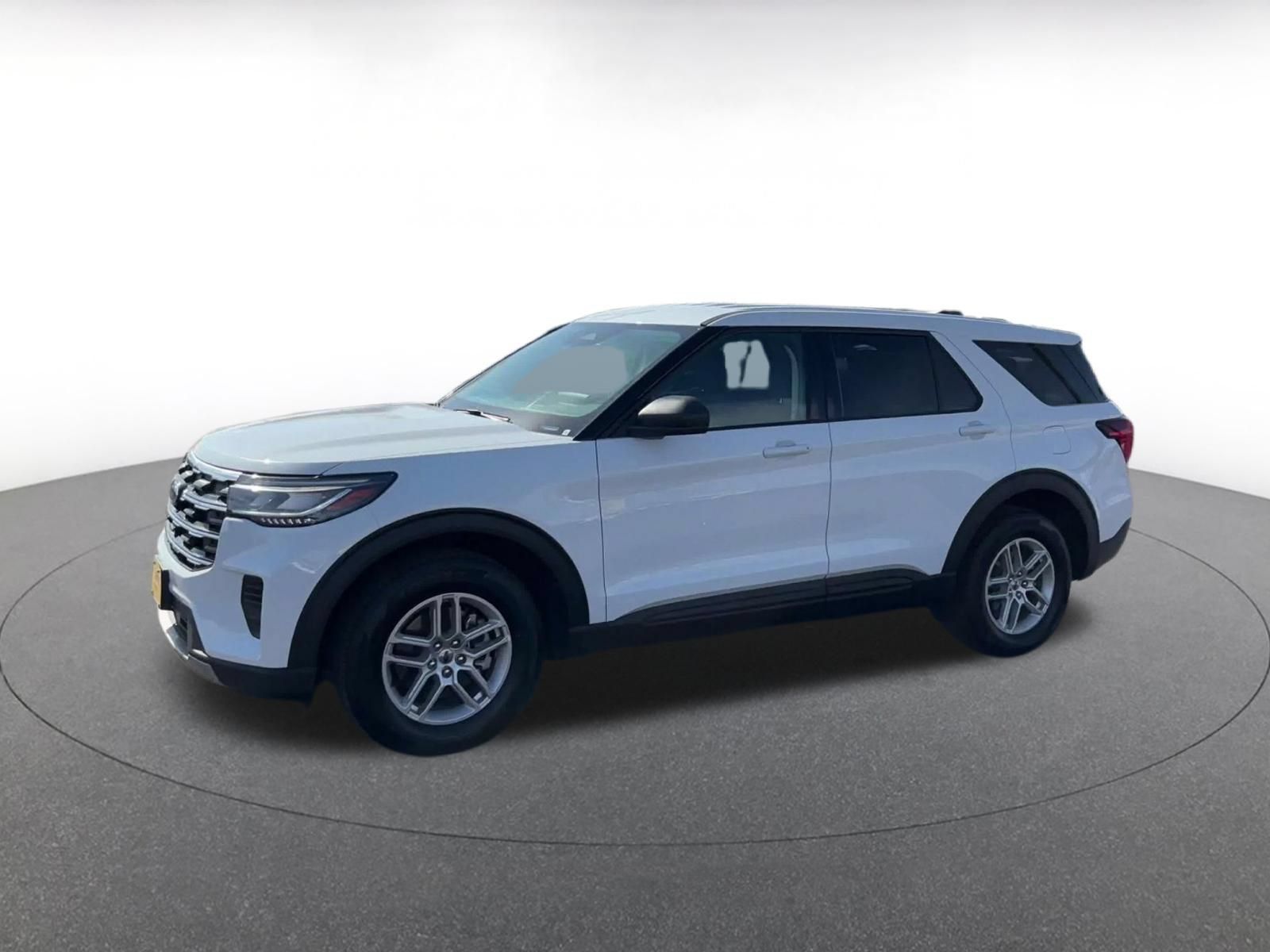 Used 2026 Ford Explorer Active AWD/4WD image 7