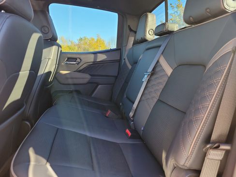 Certified 2024 GMC Canyon Denali image 16