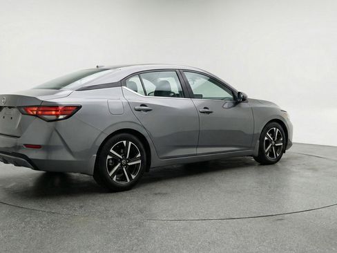 Used 2025 Nissan Sentra SV image 9