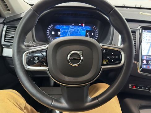 Used 2025 Volvo XC90 B5 Core AWD/4WD image 28