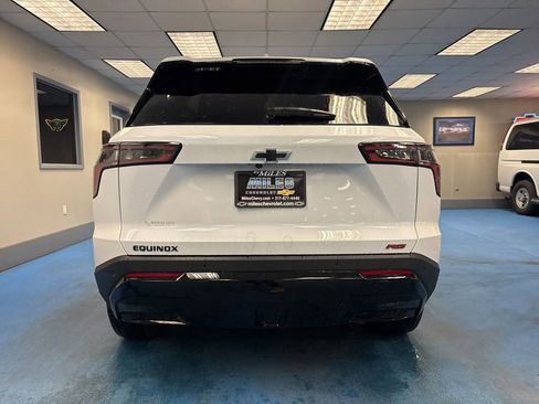 New 2026 Chevrolet Equinox RS w/ LPO, Floor Liner Package FWD image 7