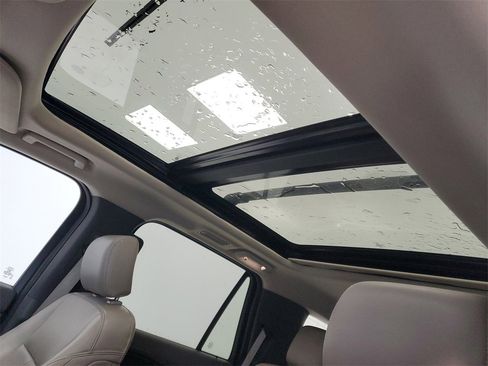 Used 2020 Ford Expedition XLT w/ Equipment Group 202A image 22