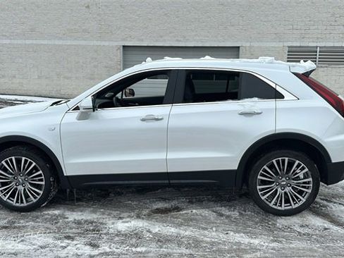 Used 2024 Cadillac XT4 Premium Luxury image 8