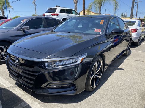 Used 2020 Honda Accord Sport image 2
