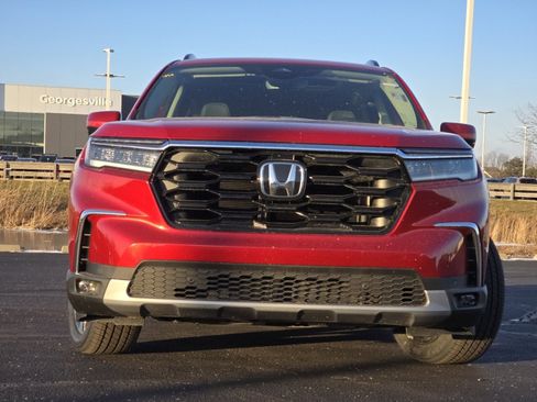 New 2025 Honda Pilot Touring image 17