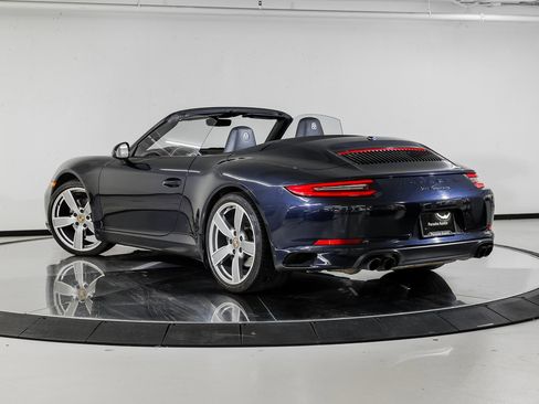 Used 2017 Porsche 911 Carrera 4 image 3