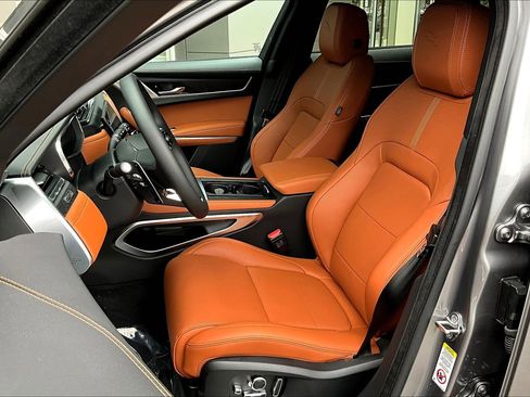 New 2026 Jaguar F-PACE R-Dynamic S image 9