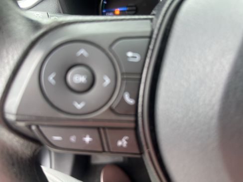 Used 2021 Toyota RAV4 LE AWD/4WD image 21