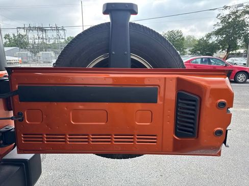 Used 2011 Jeep Wrangler Rubicon w/ PWR Convenience Group AWD/4WD image 17