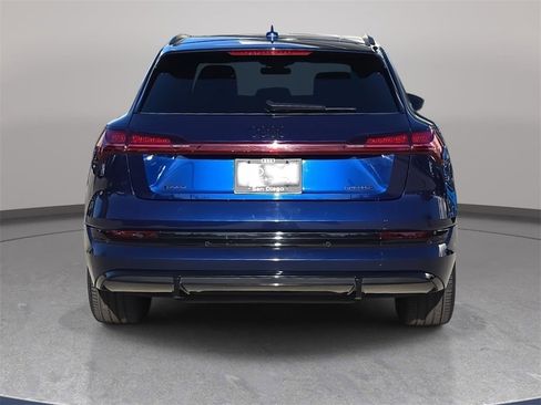 Certified 2022 Audi e-tron Chronos image 6