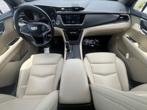 Used 2019 Cadillac XT5 FWD image 13