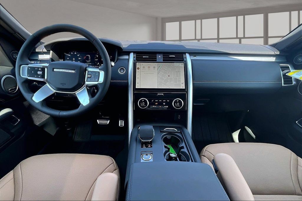 New 2026 Land Rover Discovery Dynamic SE AWD/4WD image 5