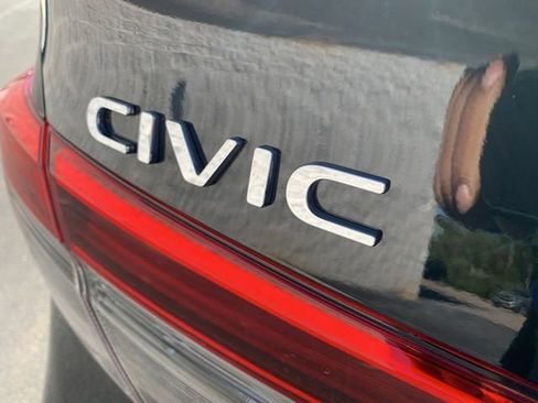 Used 2023 Honda Civic Sport image 15
