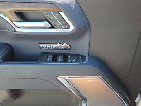 Certified 2024 Chevrolet Silverado 1500 High Country w/ Technology Package AWD/4WD image 28