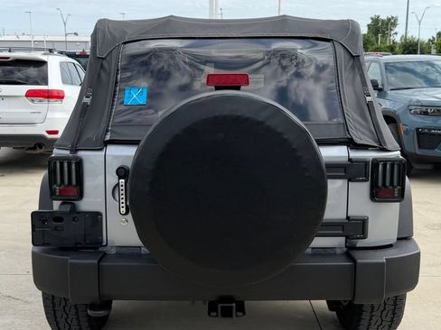 Used 2017 Jeep Wrangler Sport w/ Quick Order Package 24S AWD/4WD image 4