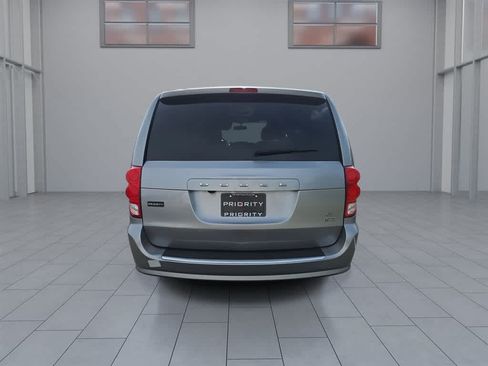 Used 2017 Dodge Grand Caravan GT FWD image 8