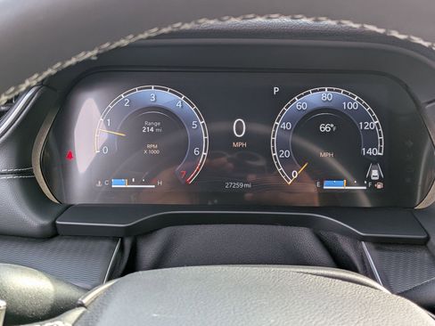 Used 2023 Jeep Grand Cherokee L Laredo image 18