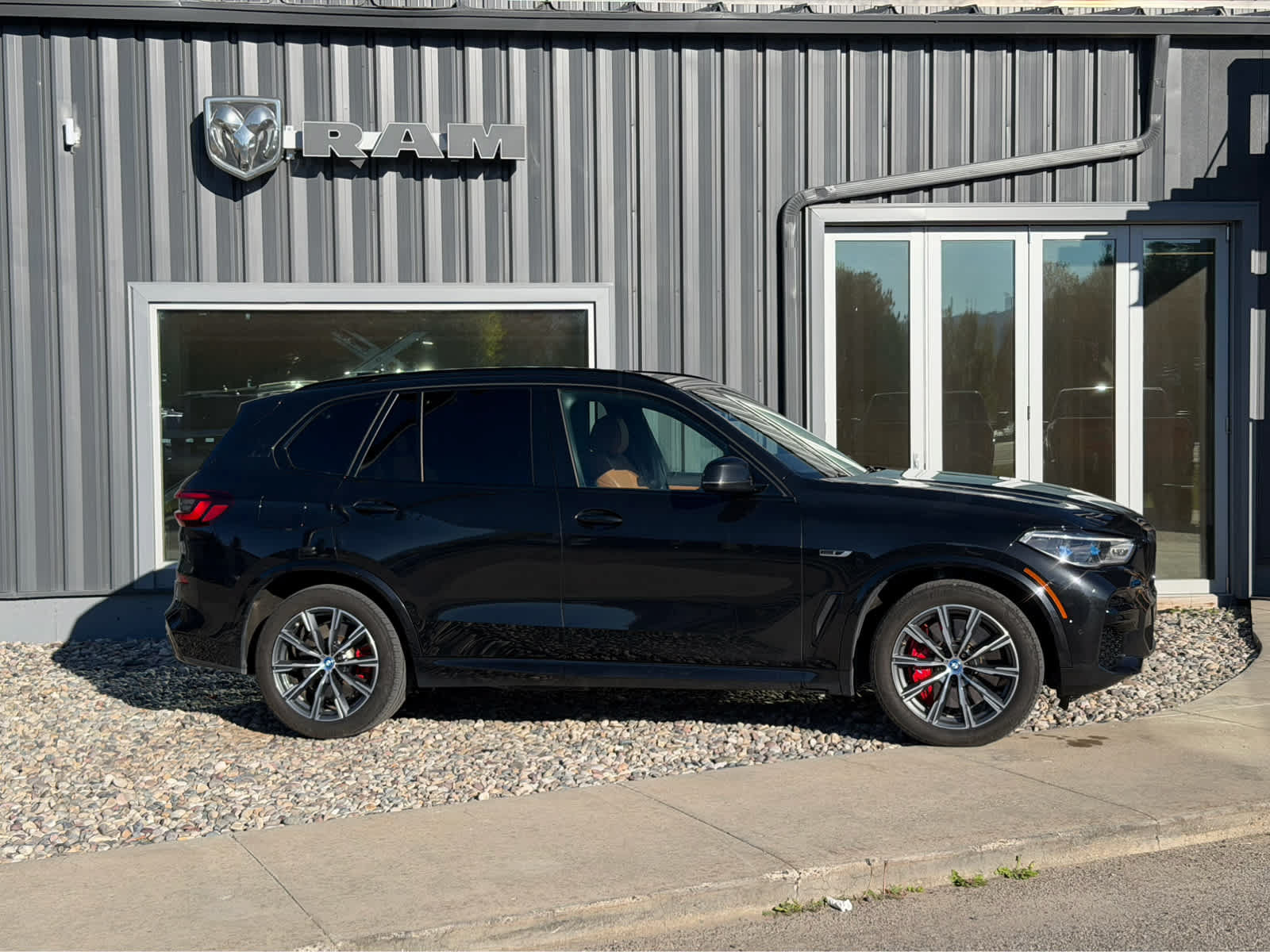 Used 2022 BMW X5 xDrive45e w/ M Sport Package AWD/4WD image 2