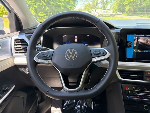 New 2026 Volkswagen Taos SE AWD/4WD image 27