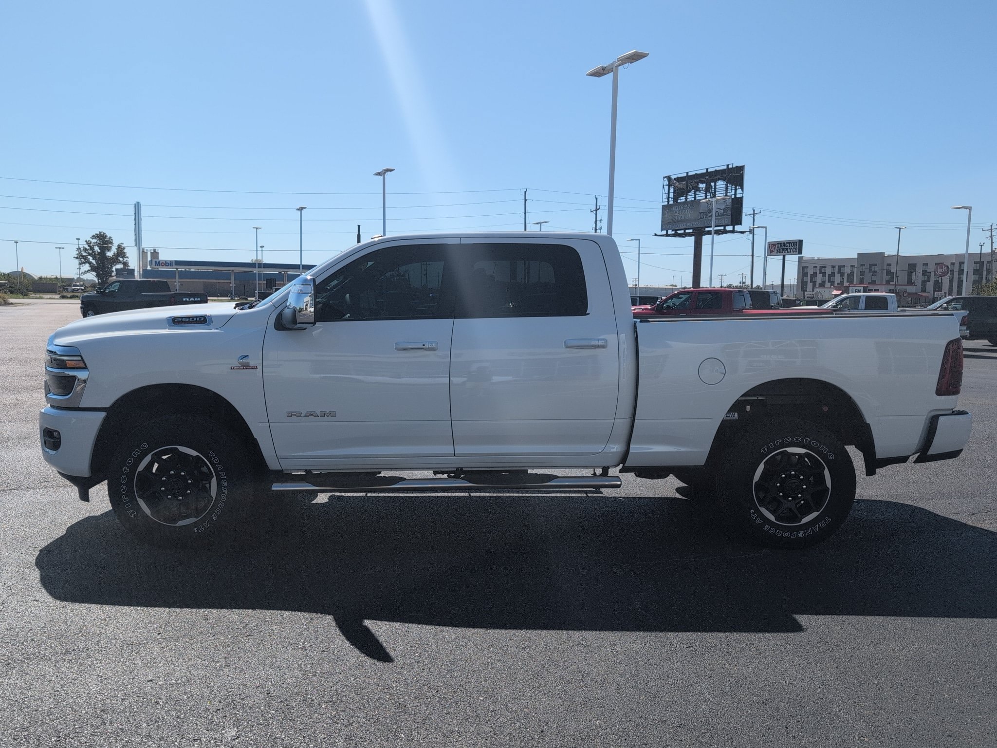 Used 2026 RAM 2500 Laramie AWD/4WD image 4