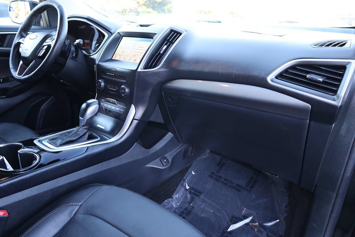Used 2018 Ford Edge SEL FWD image 18