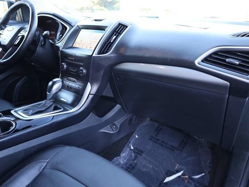 Used 2018 Ford Edge SEL FWD image 18