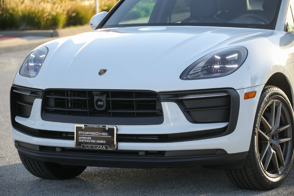 Certified 2026 Porsche Macan AWD/4WD image 8