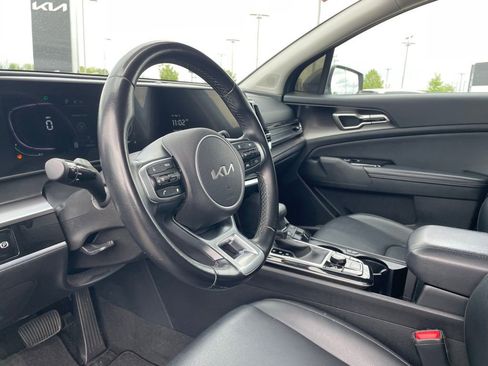 Used 2023 Kia Sportage EX image 9